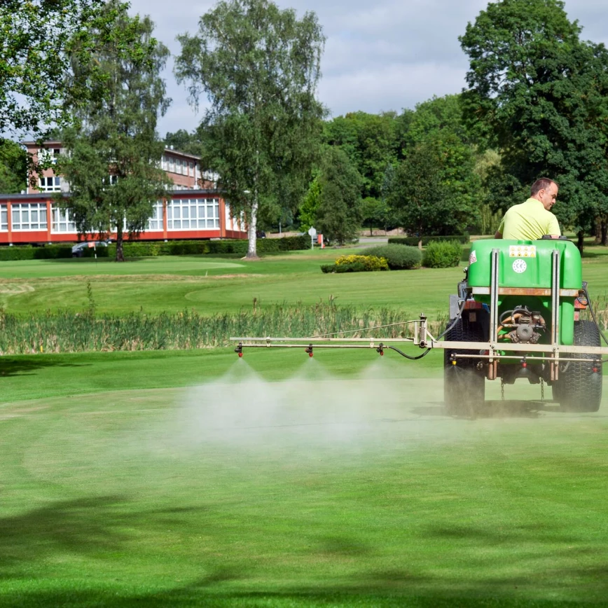 DCM INTRO® 2.0: der organische Wetting Agent zur Bekämpfung von Trockenstellen im Rasen Thumb